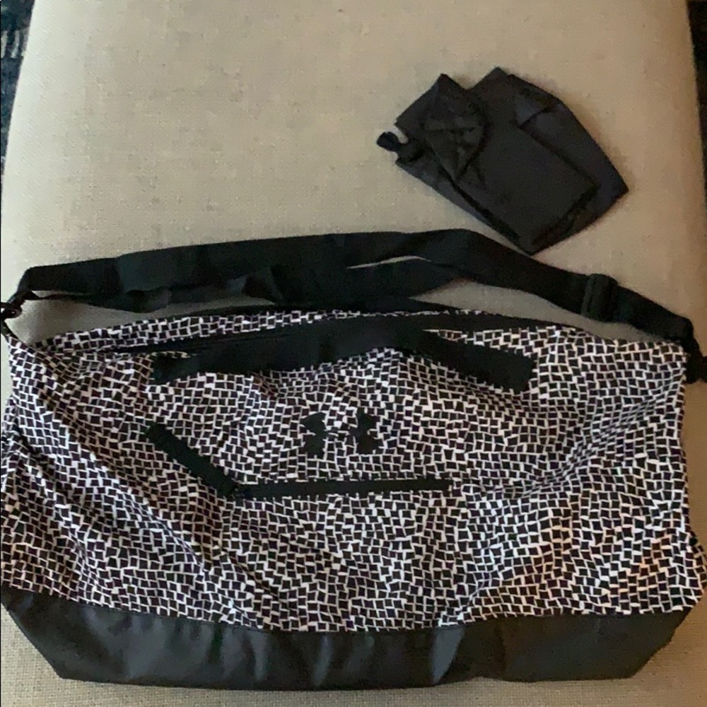 Under Armour On the Run Weekender Bag